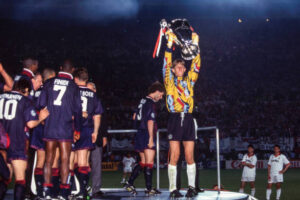 7 Glorious Moments That Cemented Edwin van der Sar's Legendary ...